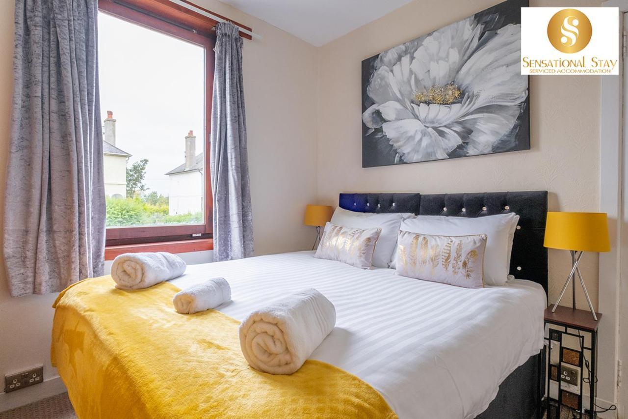 Sensational Stay Short Lets & Serviced Accommodation 2 Bedroom Apartment Aberdeen, Middlefield Place Екстериор снимка