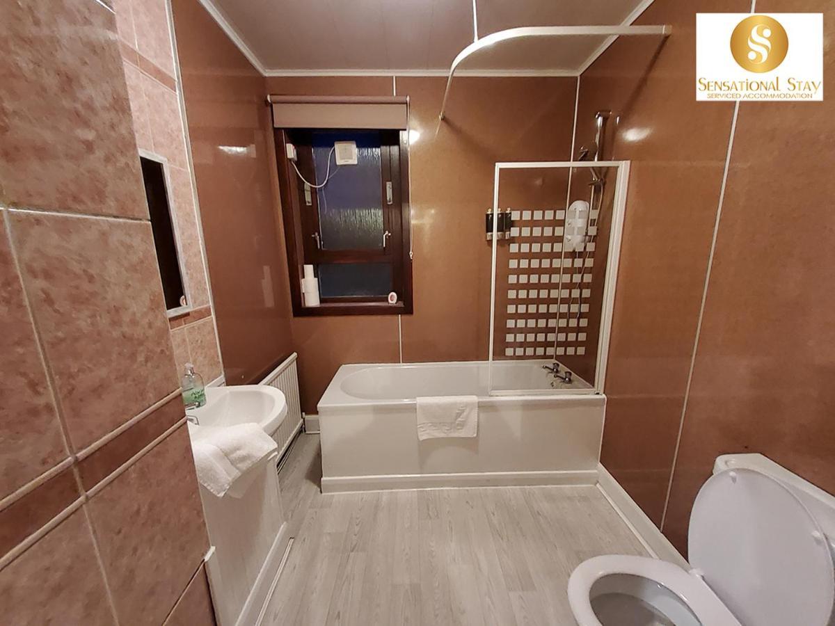 Sensational Stay Short Lets & Serviced Accommodation 2 Bedroom Apartment Aberdeen, Middlefield Place Екстериор снимка