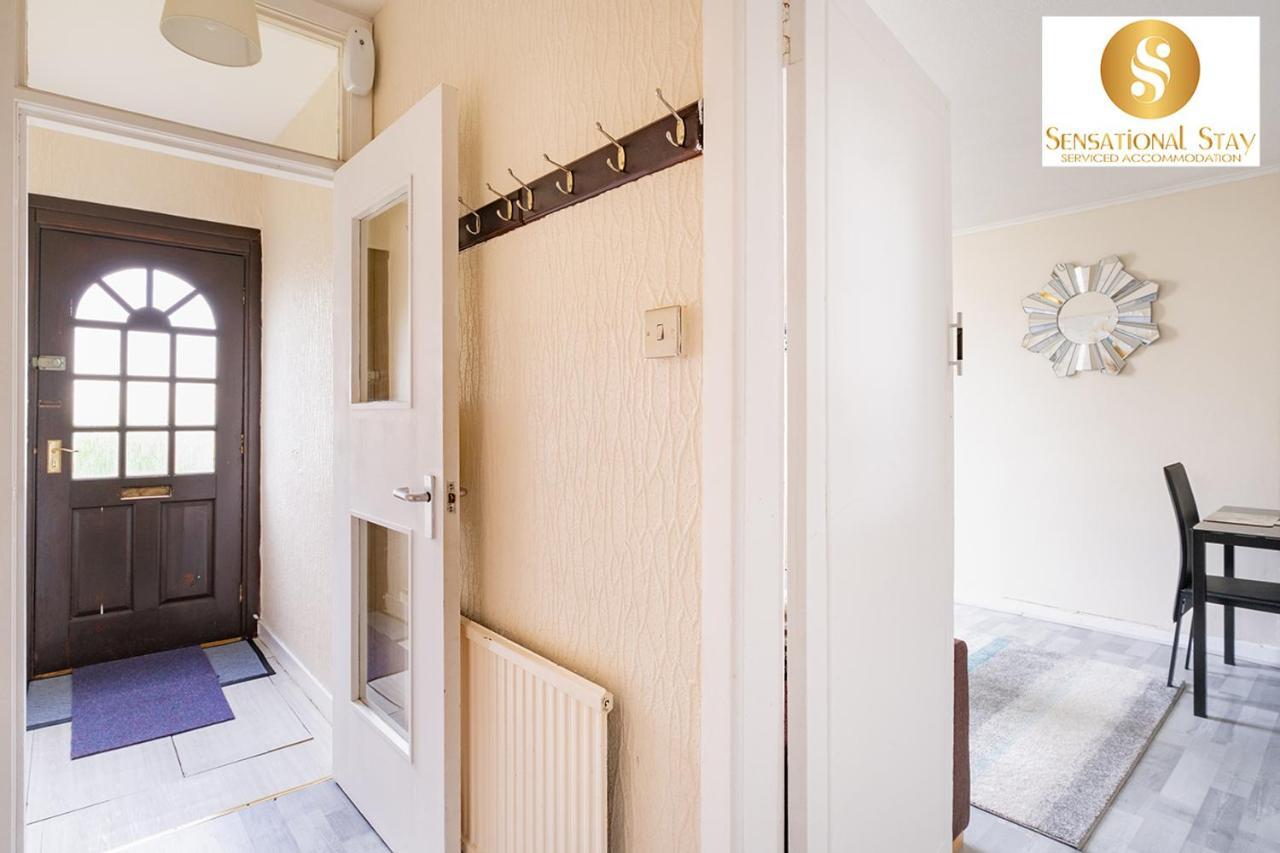 Sensational Stay Short Lets & Serviced Accommodation 2 Bedroom Apartment Aberdeen, Middlefield Place Екстериор снимка
